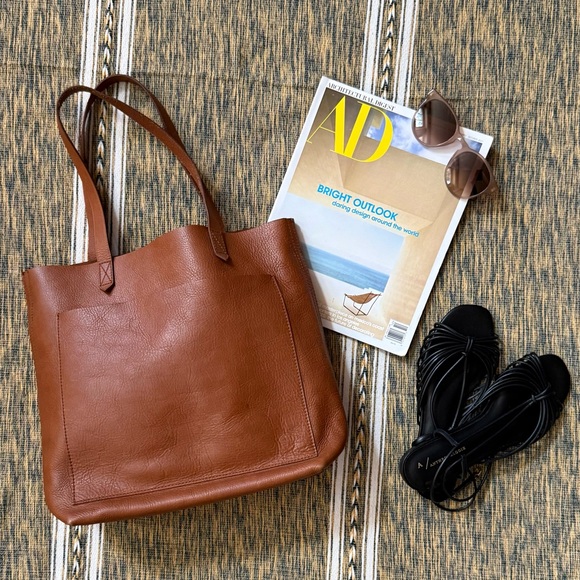 Madewell Handbags - • M A D E W E L L •
